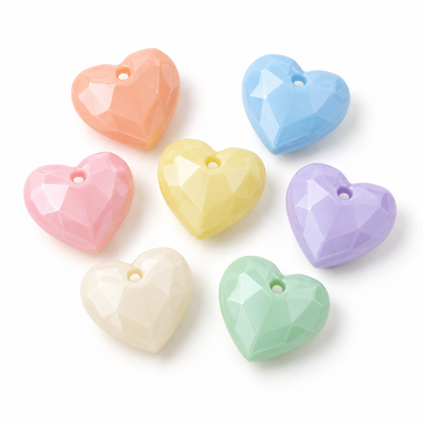 Cuentas acrílicas macarrón – Corazón facetado – 17 × 18 mm – 8 unidades