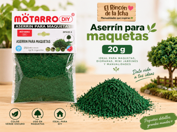Aserrín para maquetas verde oscuro de 20 g en su empaque, presentado junto a material decorativo para maquetas, dioramas y mini jardines.