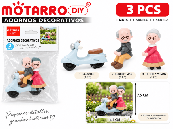 Figuritas Decorativas Adultos Mayores con Scooter – 3 Piezas Set de 3 figuritas decorativas con scooter, adulto mayor y adulta mayor, presentado junto a su empaque