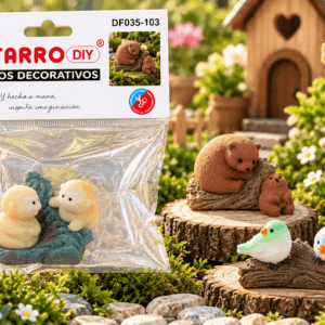 Figuritas Decorativas de Animales – 2 Piezas – Diseños Surtidos Set de 2 figuritas decorativas de animales en diseños surtidos, presentado junto a su empaque para mini jardines, maquetas y dioramas