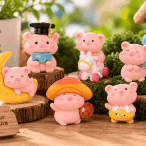 Set de 3 figuritas decorativas de cerditos en diseños surtidos para mini decoraciones, maquetas y proyectos creativos