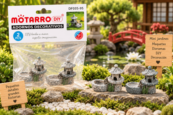 Figuritas Decorativas Pagoda con Estanque – 2 Piezas Set de 2 figuritas decorativas de pagoda con estanque, presentado junto a su empaque para mini jardines, maquetas y dioramas