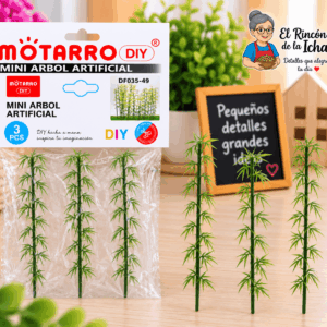 Mini Árbol Artificial Decorativo 15 cm – 3 Piezas Set de 3 mini árboles artificiales decorativos de 15 cm mostrados junto a su empaque tipo bolsa