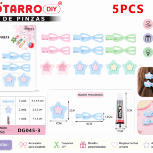 Set DIY de Pinzas Celestes con Estrellas Rosadas – 5 Piezas Set DIY de 5 piezas con 2 pinzas celestes tipo lazo, 2 estrellas decorativas celestes y rosadas y 1 adhesivo para manualidades.