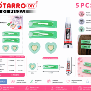 Set DIY de Pinzas Verdes con Corazones Pastel – 5 Piezas Set DIY de 5 piezas con 2 pinzas verdes, 2 corazones decorativos en tonos pastel y 1 adhesivo para crear accesorios para el cabello.